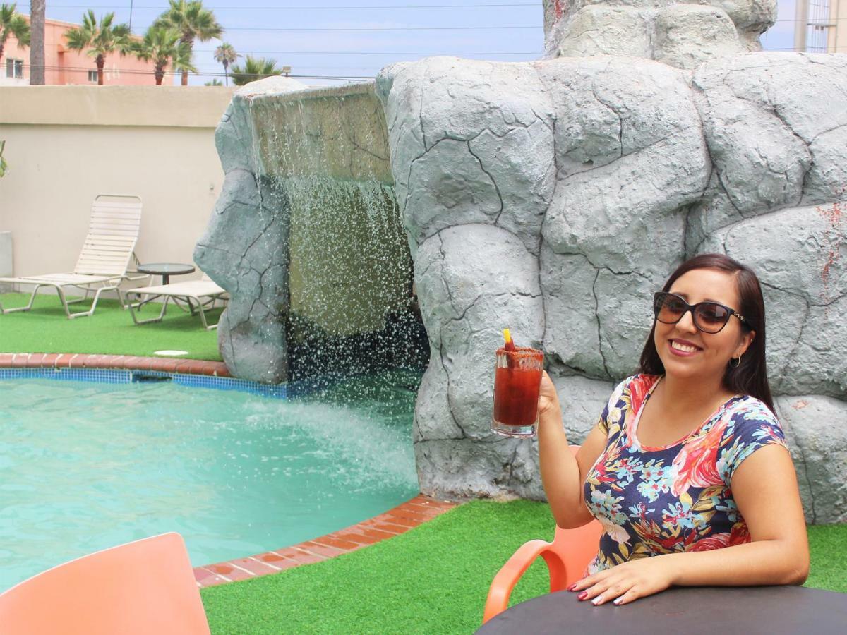 Corona Plaza 3*