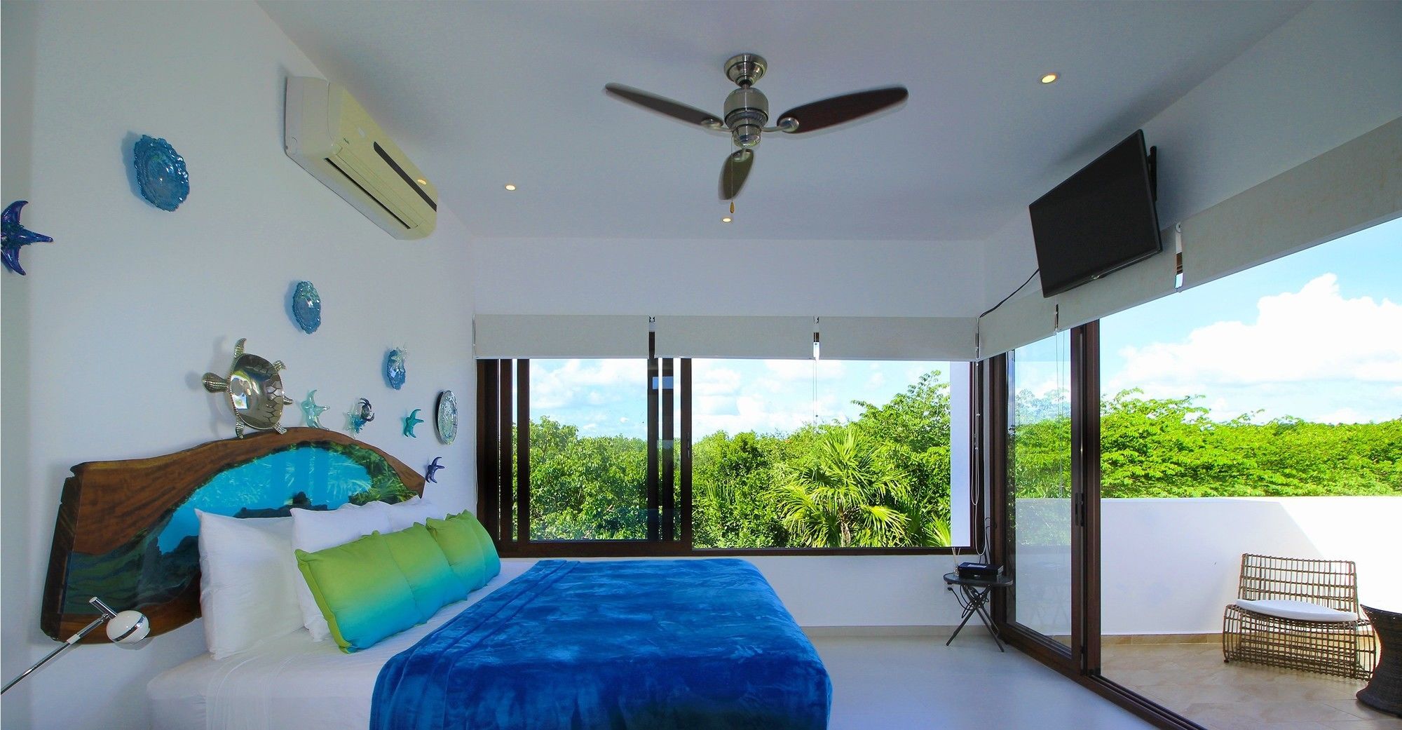 Hotel Luxury With Rooftop Steps Away From By Olahola 3*