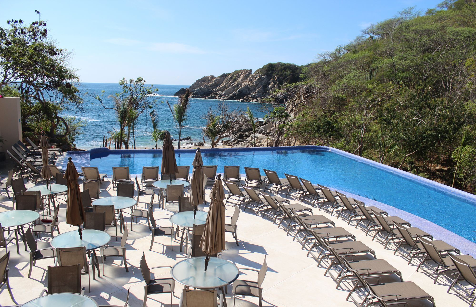 Hotel Isla Natura Huatulco 5*