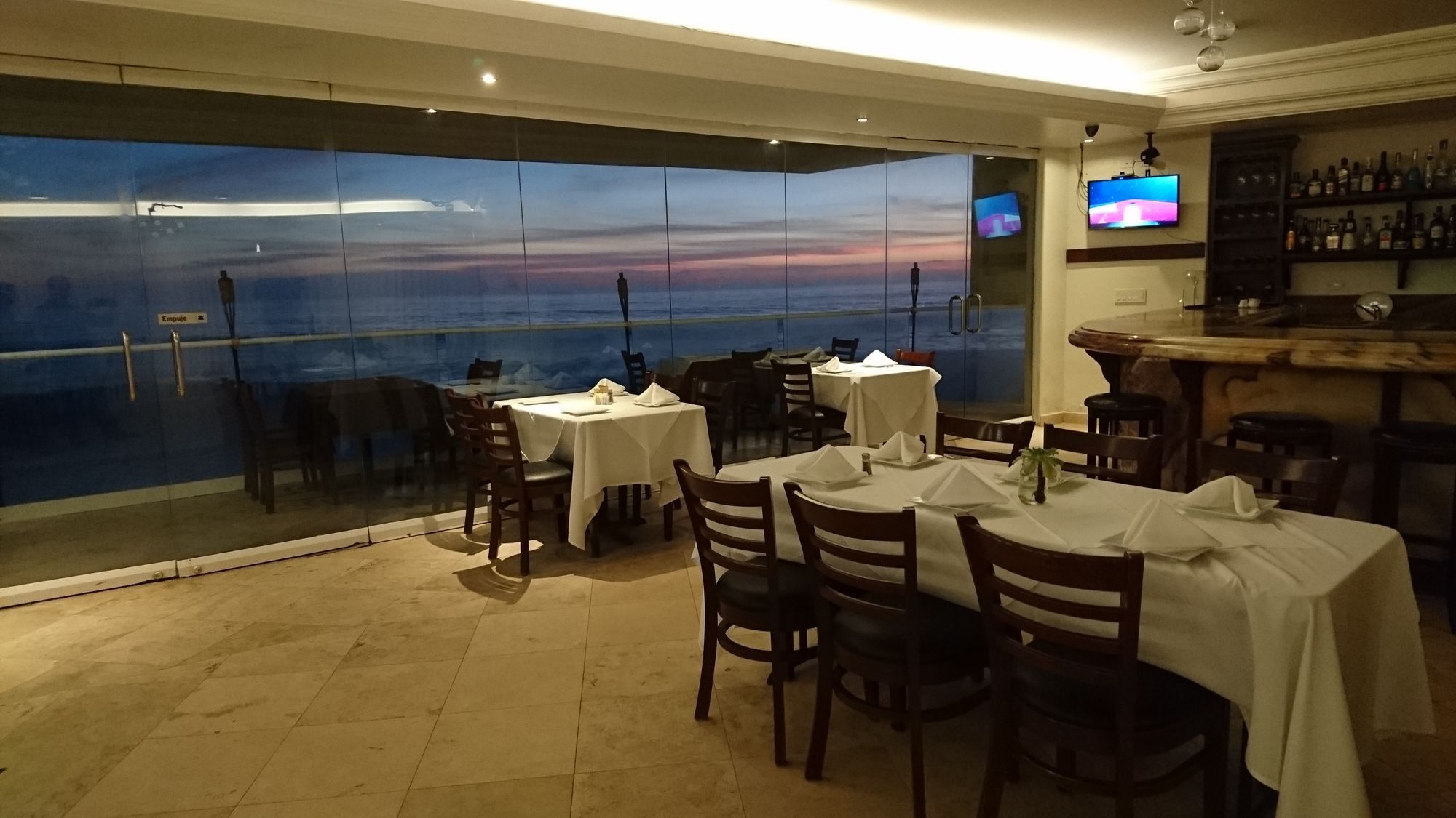 Olas & Hotel Rosarito