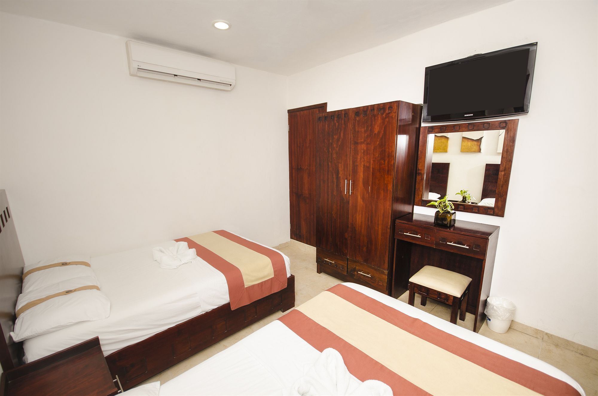 Playa Linda Hotel