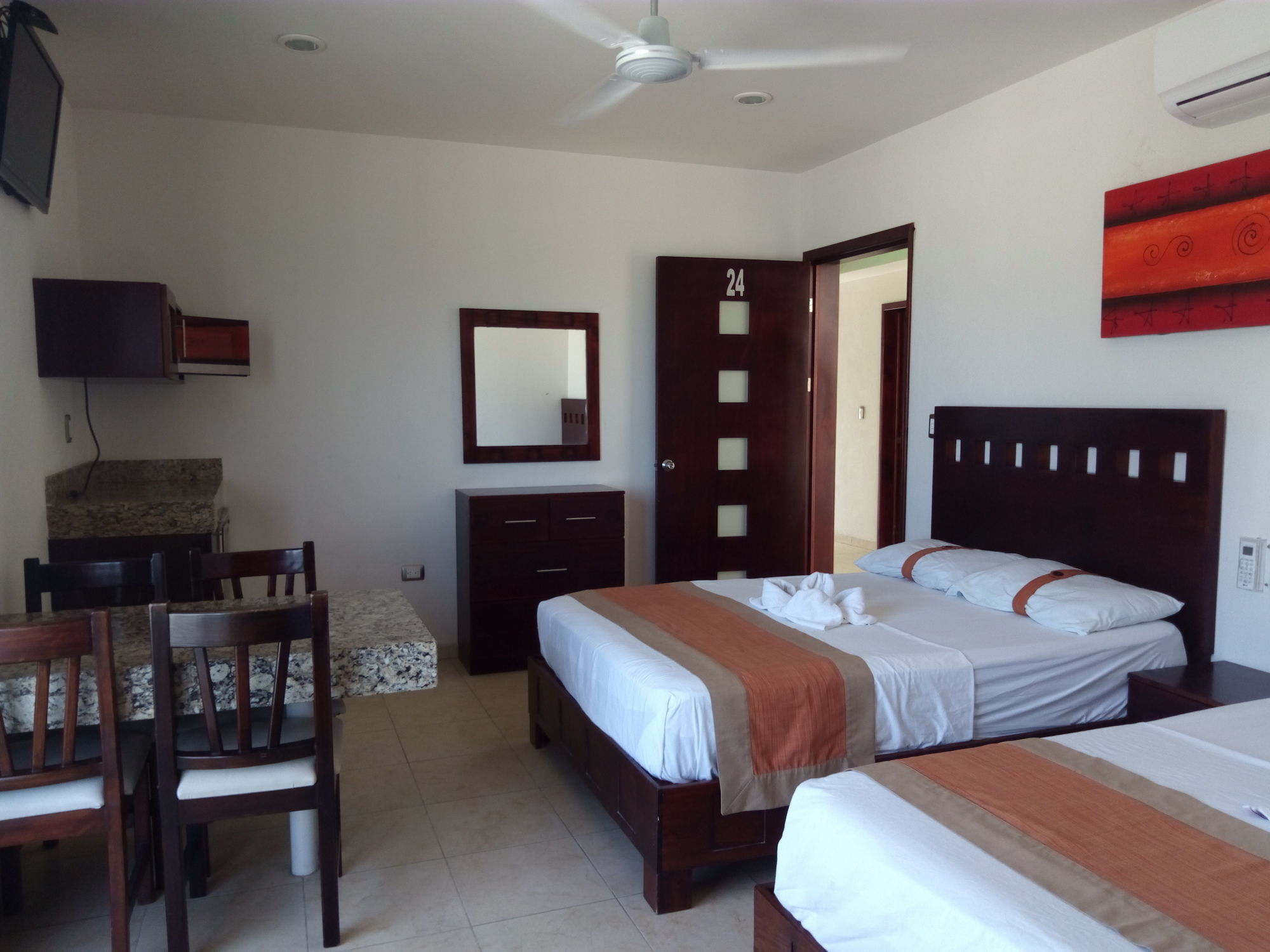 Playa Linda Hotel