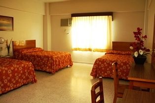 Delfines - A 2 Calles Del Acuario Hotel 3*