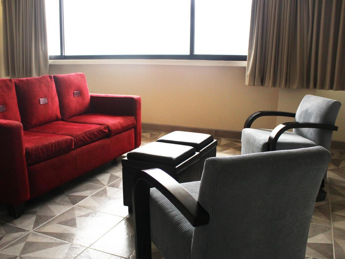 Corona Plaza Hotel