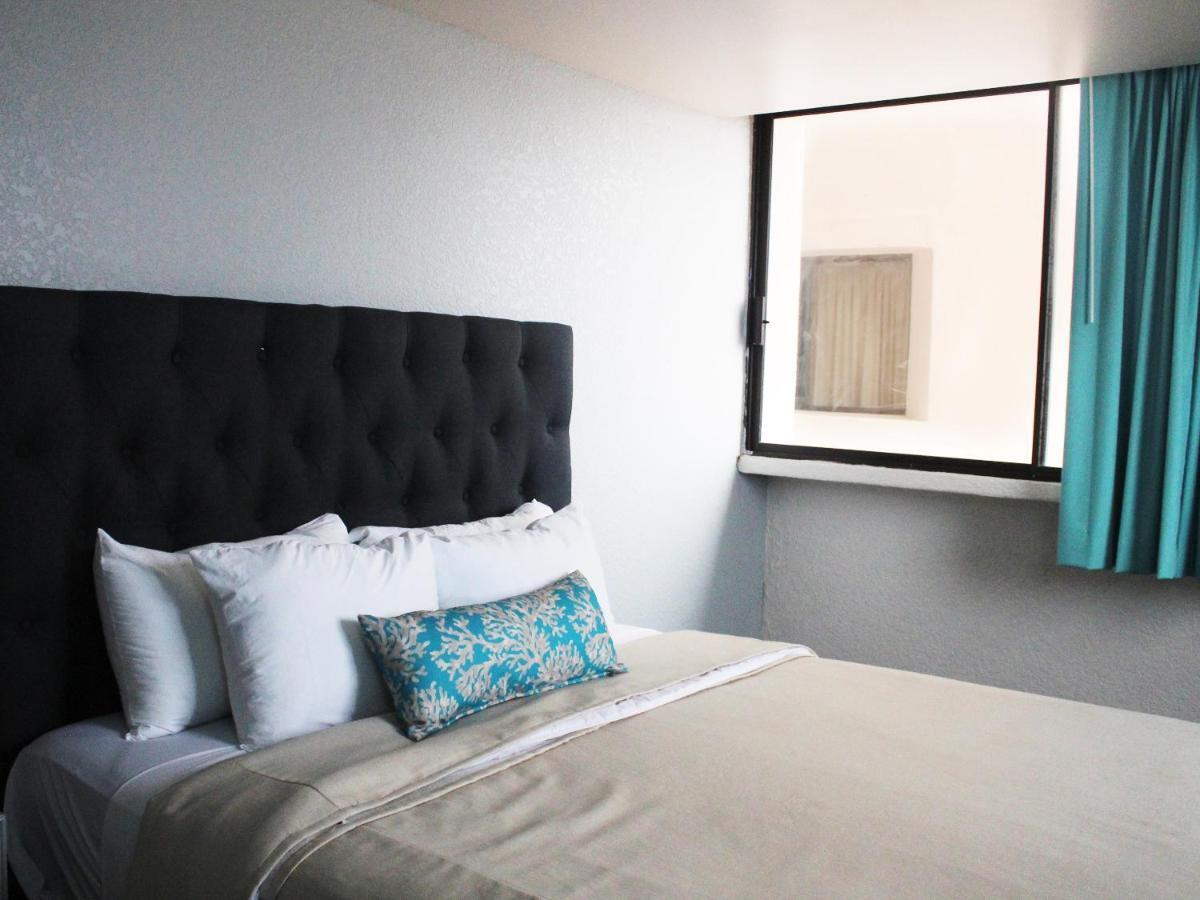 Hotel Corona Plaza 3*