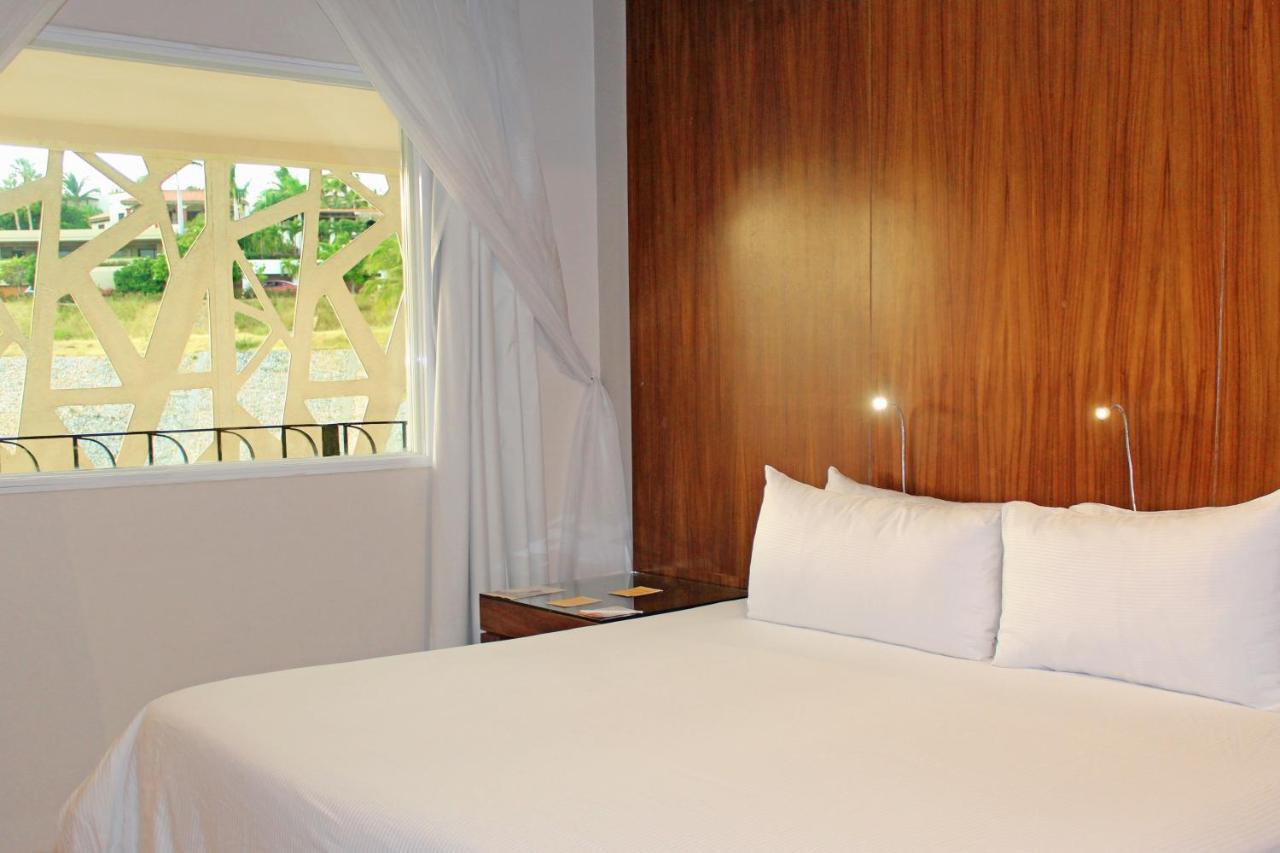 Krystal Grand Cabos