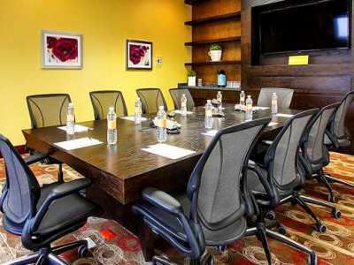 Hilton Garden Hotel 3*