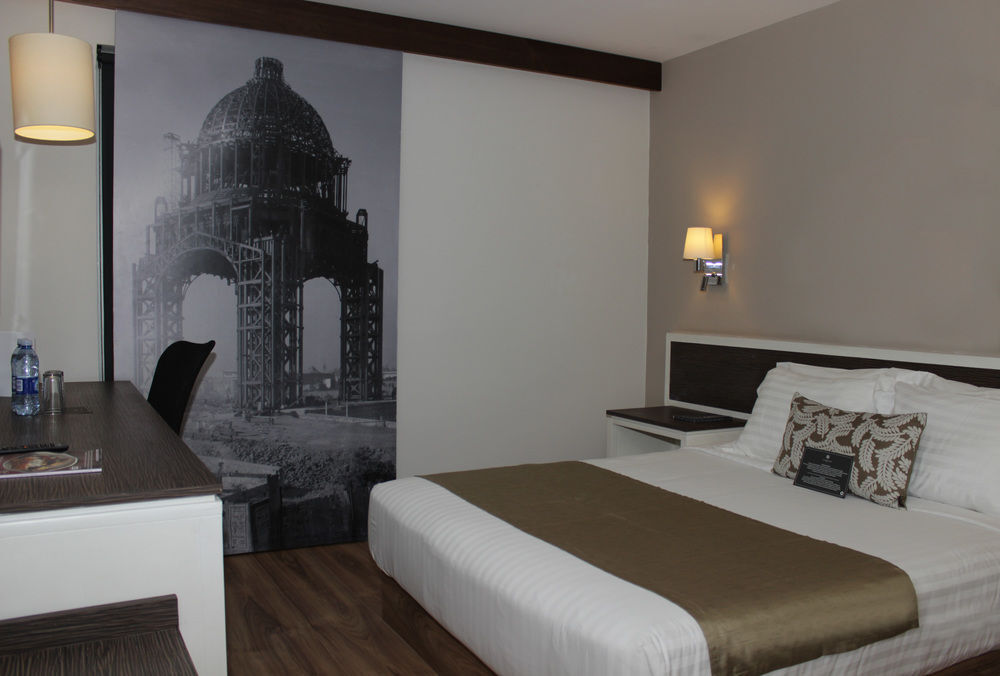 Hotel Plaza Revolucion