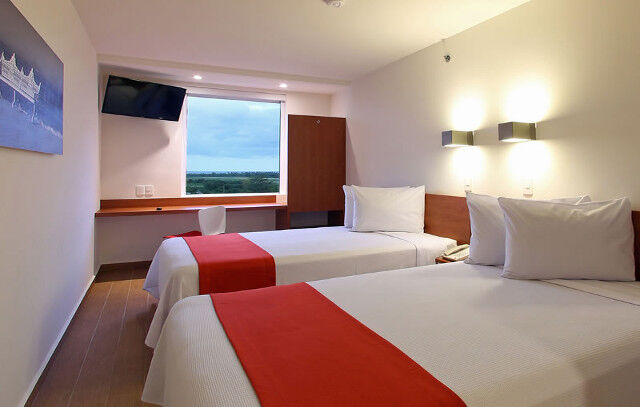 Hotel One Aeropuerto 3*