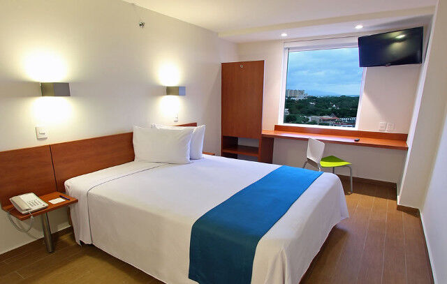 Hotel One Aeropuerto 3*