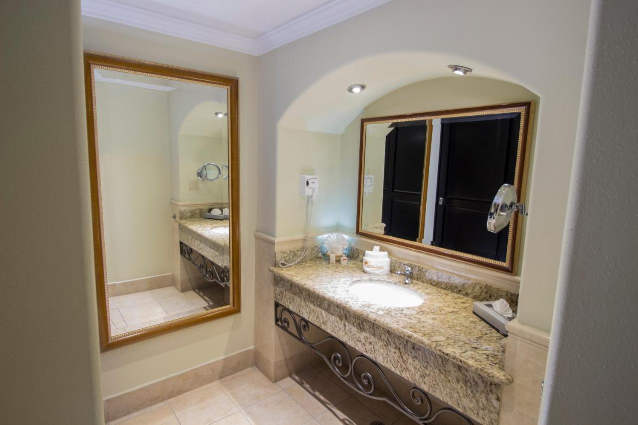 Ticuan Hotel 4*