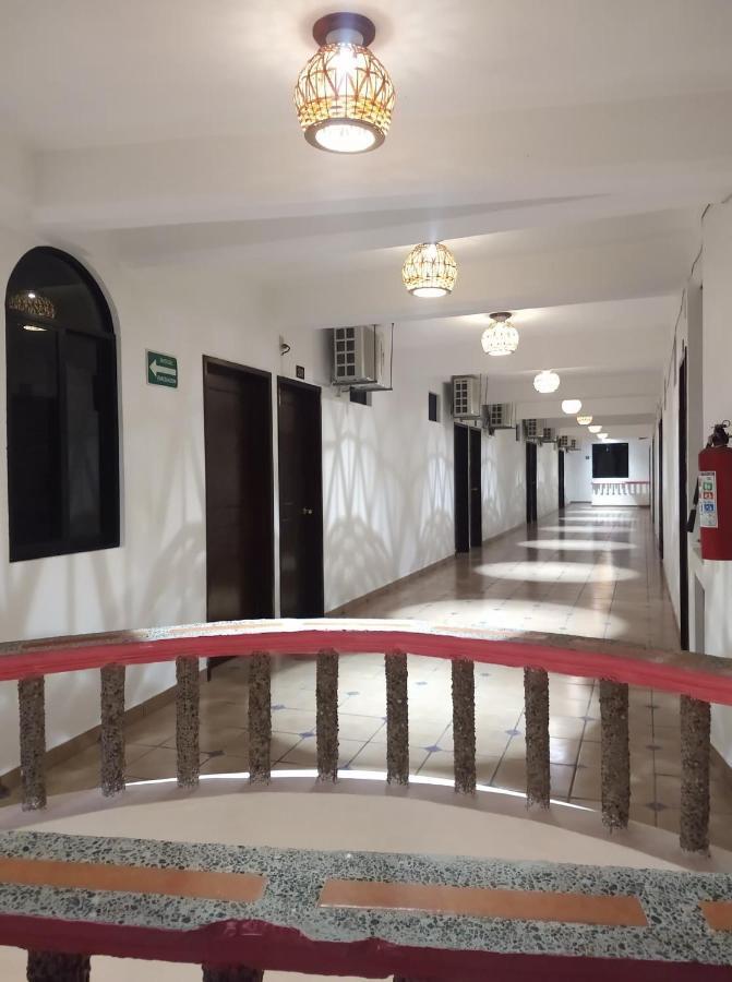 Hotel Real Del Quijote A Solo 50 Metros De La Playa Tecolutla