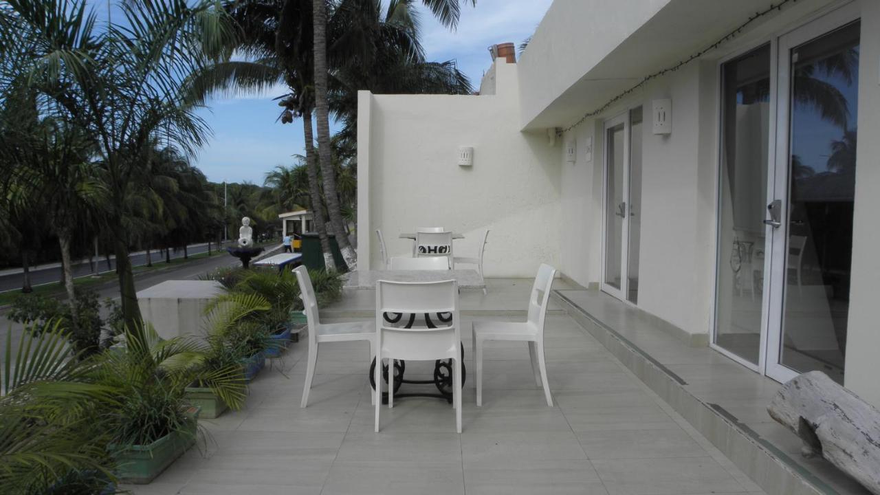 Brisas 10 Beachside Apartment *