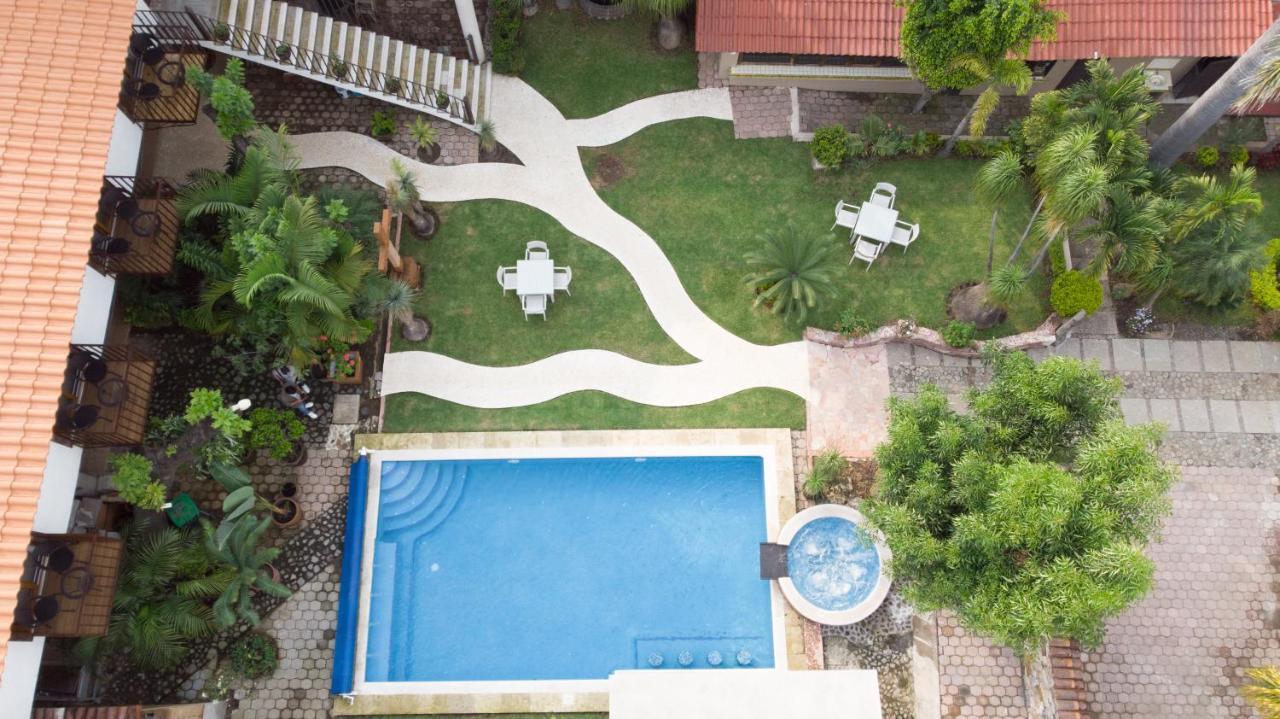 Concierge Flor Y Canto Hotel *