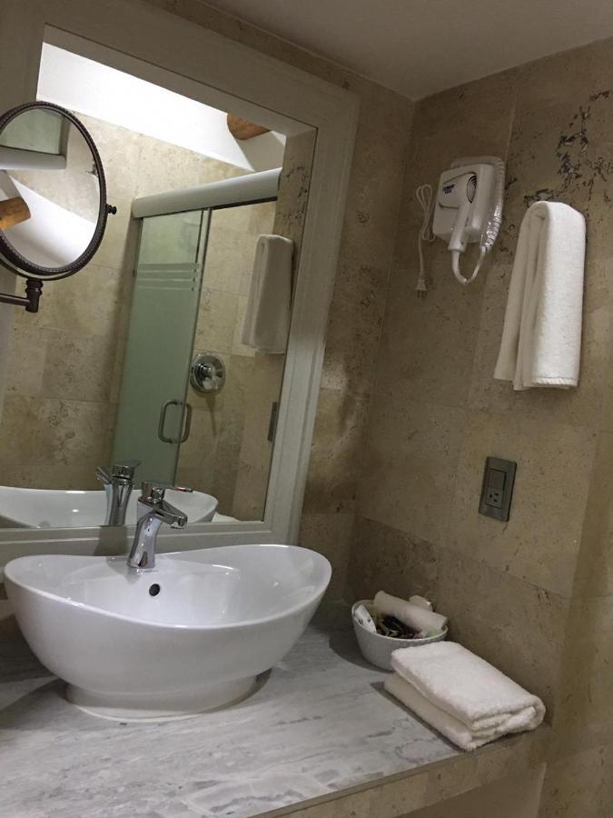 Hotel Concierge Flor Y Canto