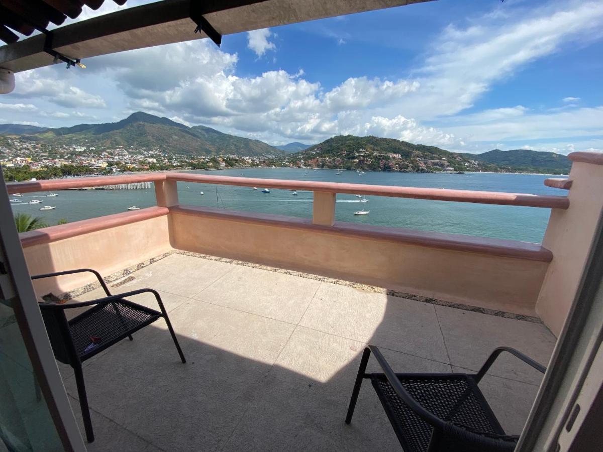 Del Pescador Zihuatanejo