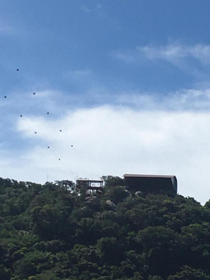 En Cabo Marques Diamante, Departamento Con Vistas Al Mar Y Atardeceres Espectaculares, Cerca Esta La Playa Al Nivel De La Caseta Del Condominio De Pto Marquez, Enfrente, Wifi, Restaurante, Albercas, 6 Personas