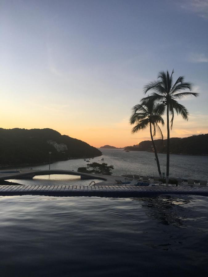 Apartment En Cabo Marques Diamante, Departamento Con Vistas Al Mar Y Atardeceres Espectaculares, Cerca Esta La Playa Al Nivel De La Caseta Del Condominio De Pto Marquez, Enfrente, Wifi, Restaurante, Albercas, 6 Personas *