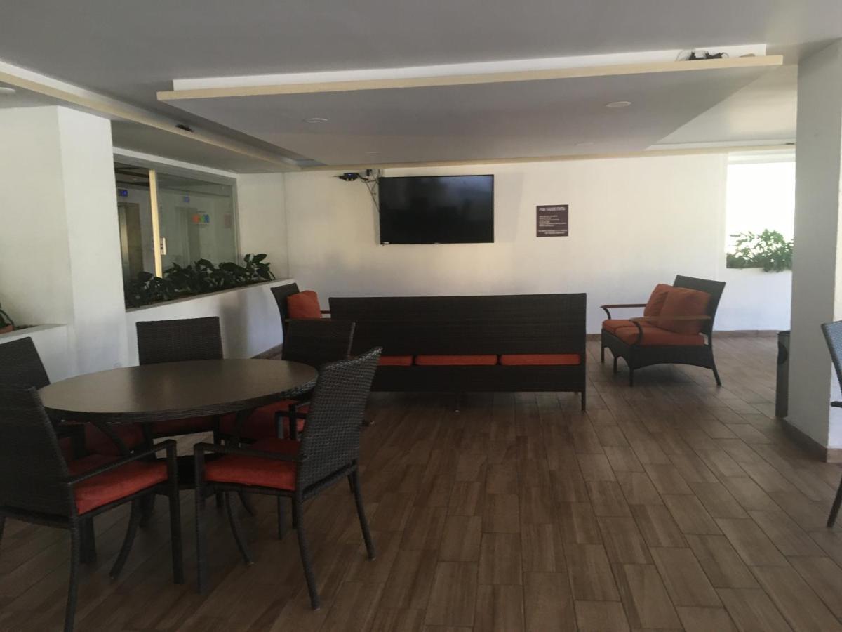 En Cabo Marques Diamante, Departamento Con Vistas Al Mar Y Atardeceres Espectaculares, Cerca Esta La Playa Al Nivel De La Caseta Del Condominio De Pto Marquez, Enfrente, Wifi, Restaurante, Albercas, 6 Personas Apartment *