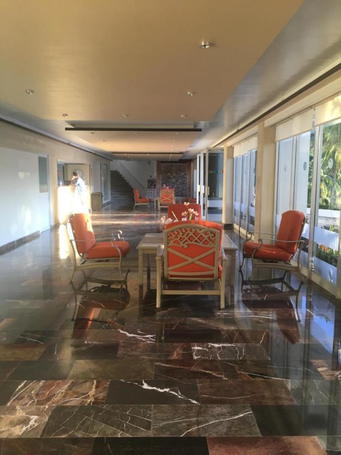 Apartment En Cabo Marques Diamante, Departamento Con Vistas Al Mar Y Atardeceres Espectaculares, Cerca Esta La Playa Al Nivel De La Caseta Del Condominio De Pto Marquez, Enfrente, Wifi, Restaurante, Albercas, 6 Personas Acapulco