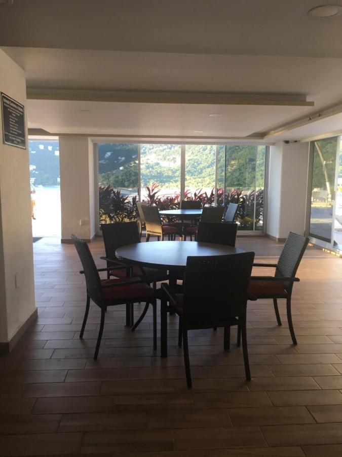 En Cabo Marques Diamante, Departamento Con Vistas Al Mar Y Atardeceres Espectaculares, Cerca Esta La Playa Al Nivel De La Caseta Del Condominio De Pto Marquez, Enfrente, Wifi, Restaurante, Albercas, 6 Personas Apartment