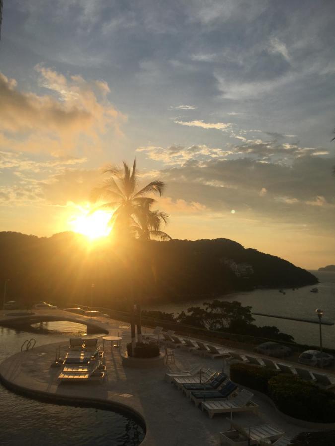 En Cabo Marques Diamante, Departamento Con Vistas Al Mar Y Atardeceres Espectaculares, Cerca Esta La Playa Al Nivel De La Caseta Del Condominio De Pto Marquez, Enfrente, Wifi, Restaurante, Albercas, 6 Personas * Acapulco