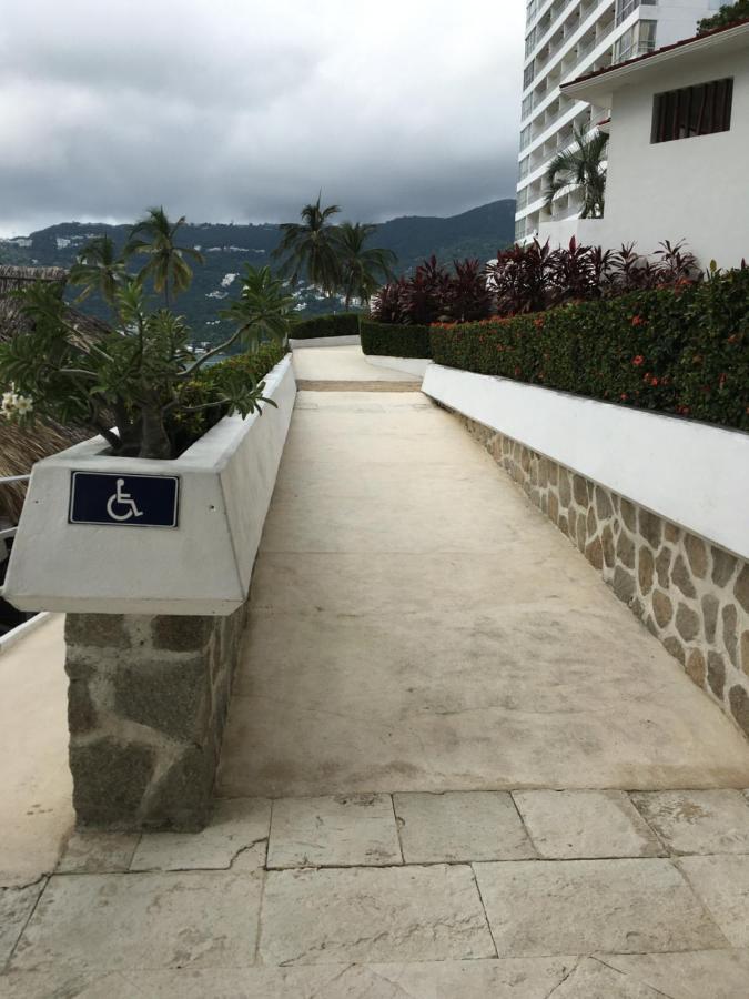 En Cabo Marques Diamante, Departamento Con Vistas Al Mar Y Atardeceres Espectaculares, Cerca Esta La Playa Al Nivel De La Caseta Del Condominio De Pto Marquez, Enfrente, Wifi, Restaurante, Albercas, 6 Personas Apartment Acapulco