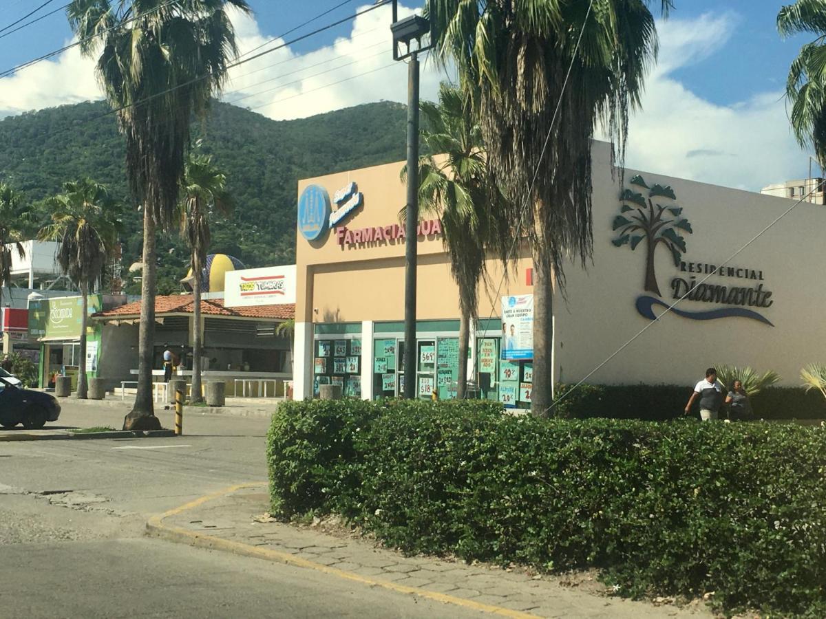 En Cabo Marques Diamante, Departamento Con Vistas Al Mar Y Atardeceres Espectaculares, Cerca Esta La Playa Al Nivel De La Caseta Del Condominio De Pto Marquez, Enfrente, Wifi, Restaurante, Albercas, 6 Personas * Acapulco