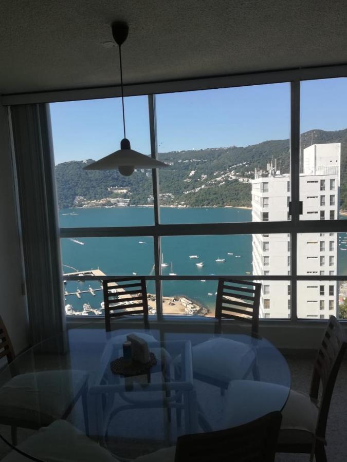 En Cabo Marques Diamante, Departamento Con Vistas Al Mar Y Atardeceres Espectaculares, Cerca Esta La Playa Al Nivel De La Caseta Del Condominio De Pto Marquez, Enfrente, Wifi, Restaurante, Albercas, 6 Personas *