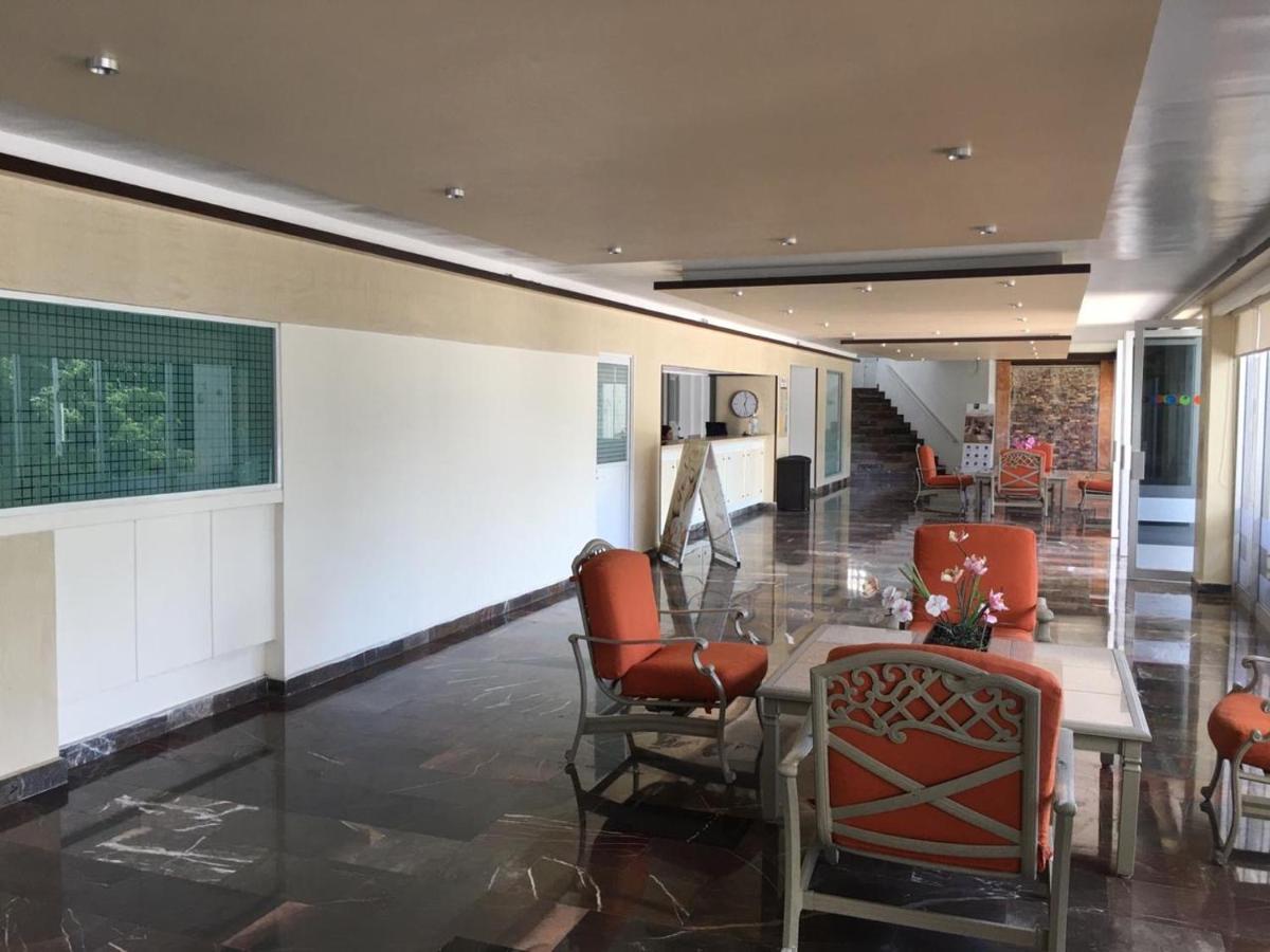 En Cabo Marques Diamante, Departamento Con Vistas Al Mar Y Atardeceres Espectaculares, Cerca Esta La Playa Al Nivel De La Caseta Del Condominio De Pto Marquez, Enfrente, Wifi, Restaurante, Albercas, 6 Personas *