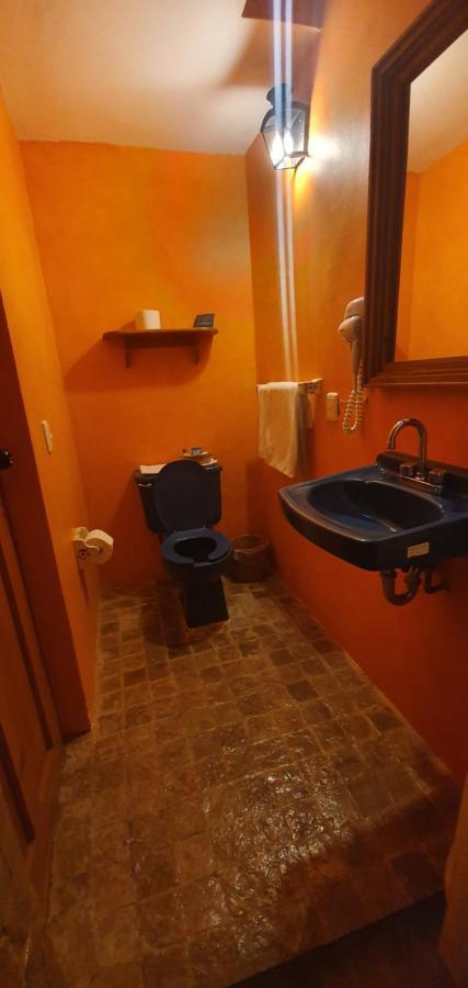 El Paraiso Hotel