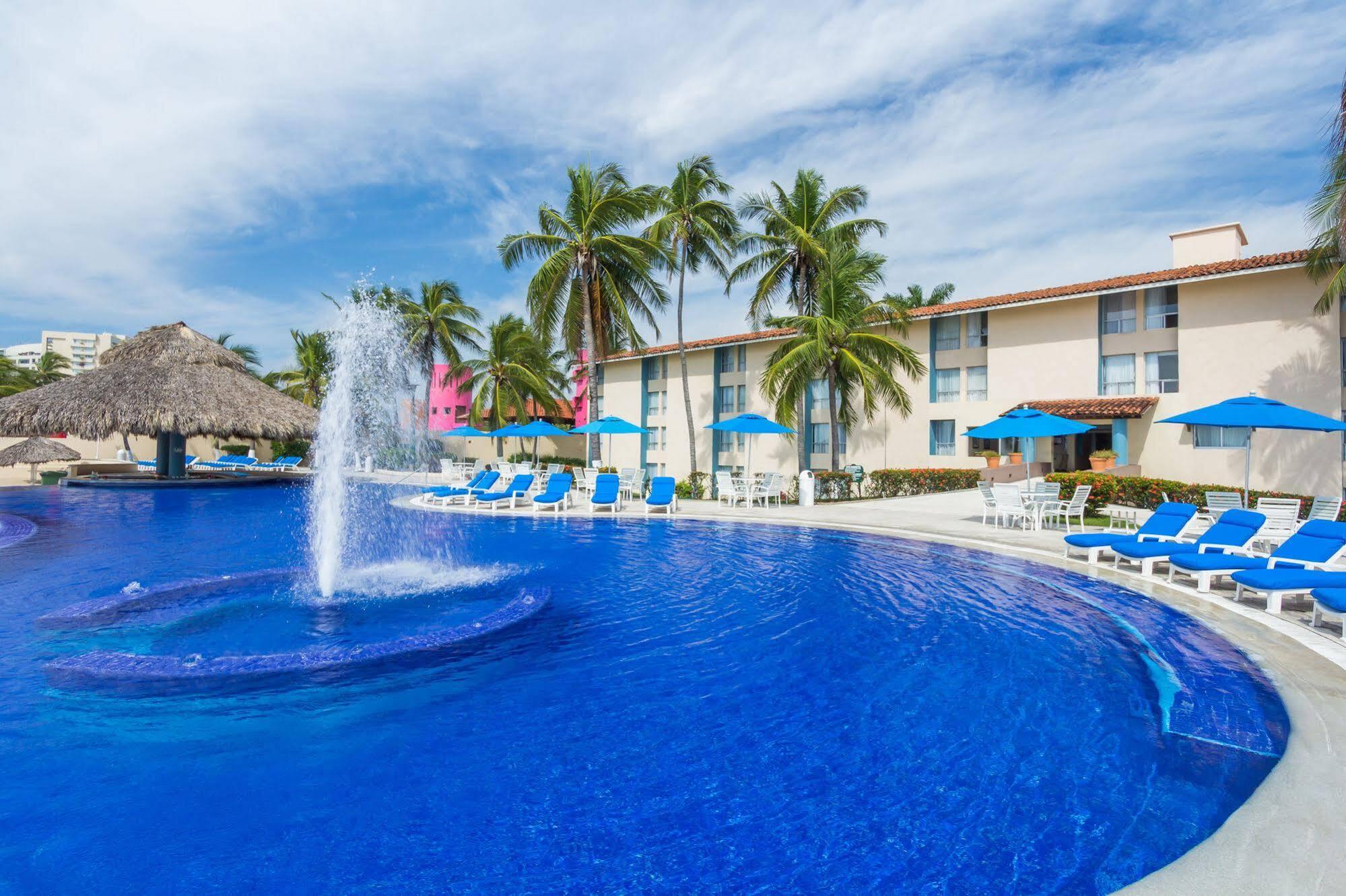 Real Ixtapa Hotel 4*