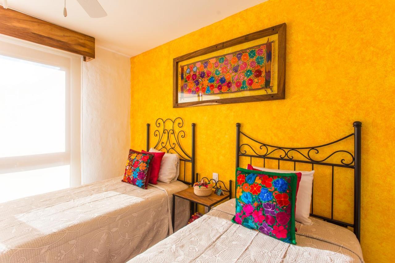 Casa Loteria: Colorful Family Retreat With Pool In Pueblito 4*
