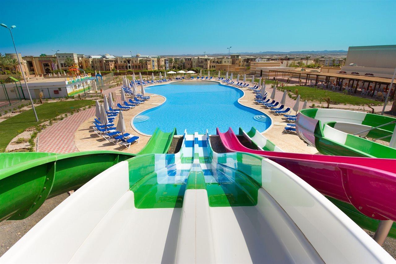Marina & Club