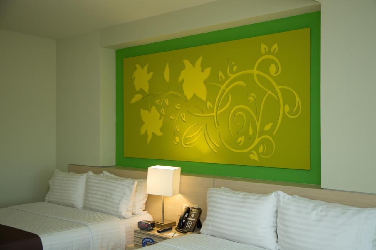 By Ihg