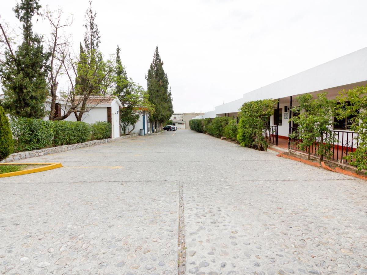 La Fuente, Hotel