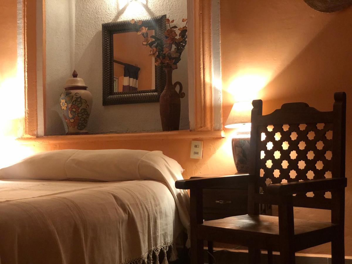 Casa Tecolote Hotel *
