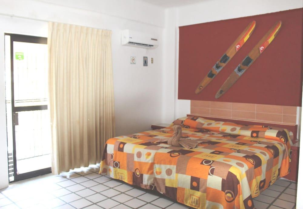 Hotel Arrecife Huatulco 3*