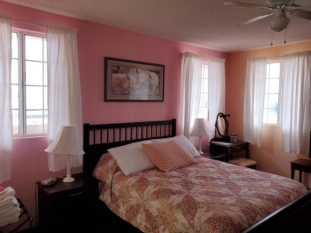 Bed & Breakfast Playa Hermosa At The 3*