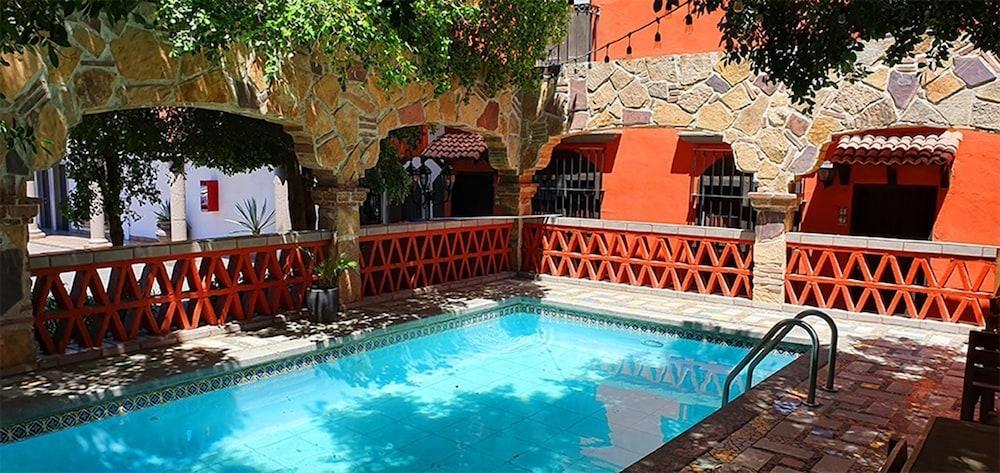 Cosmos Don Carlos Hotel 3*