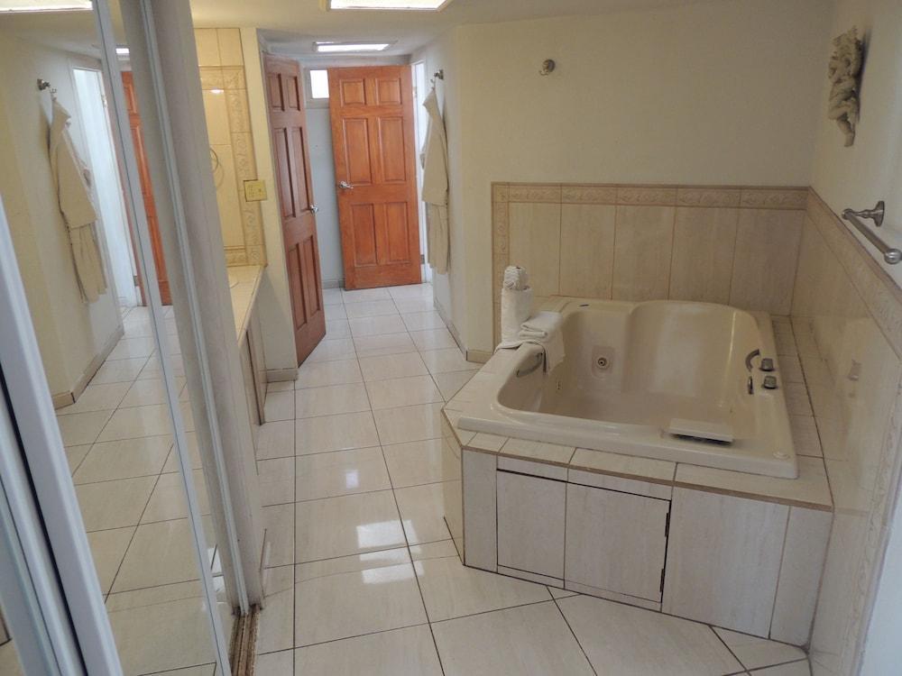 Hotel Calafia
