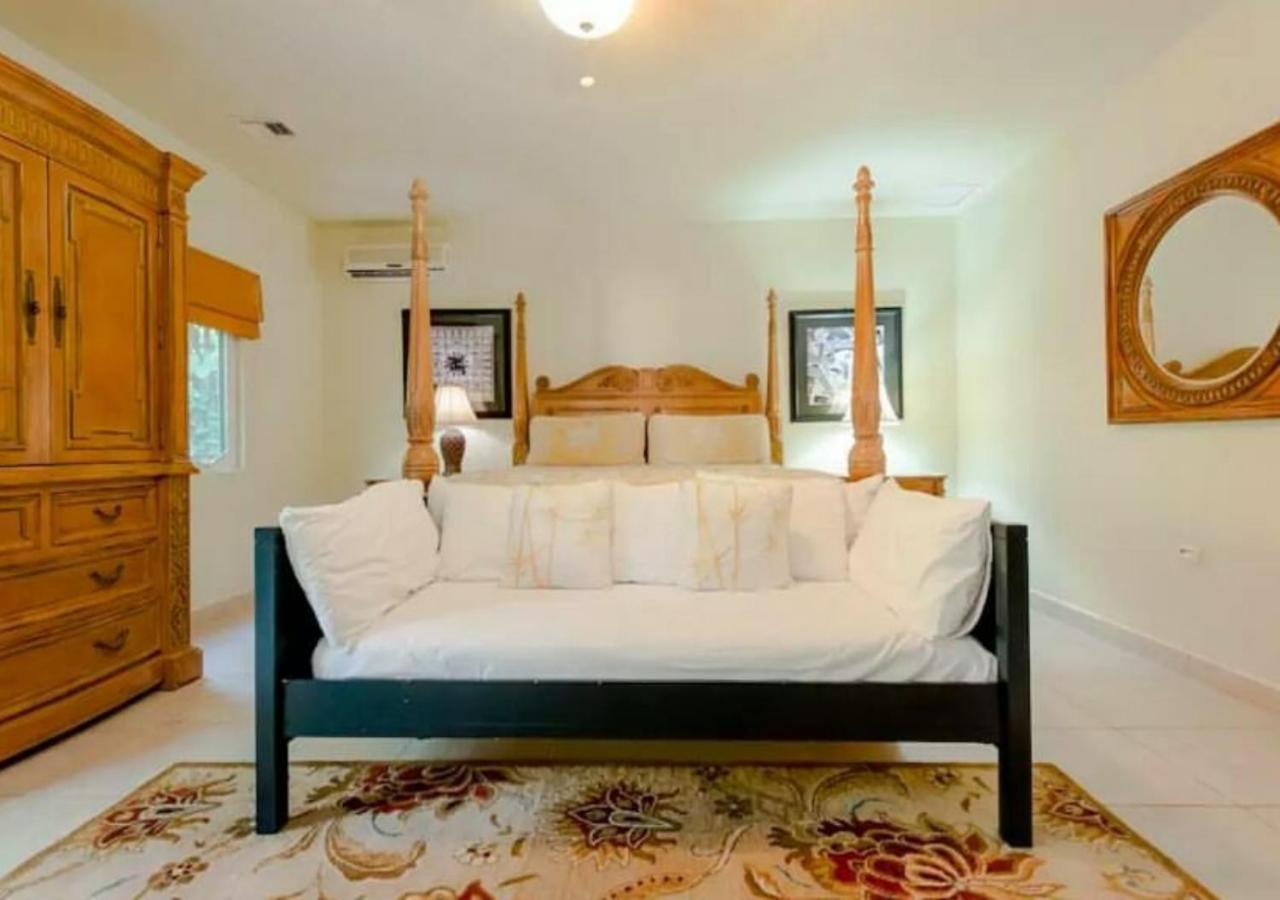 Beach House Luxury Vacation - Paradise Has 2 Private Master Suites Ocean & Garden View Bed & Breakfast