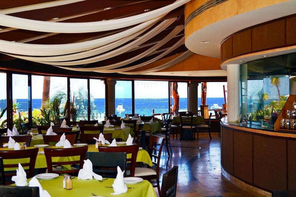 Resort Palmas De Cortez 4*