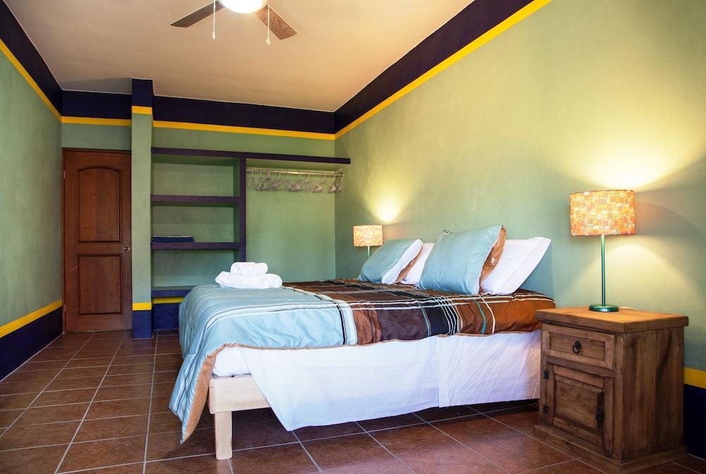 Bed & Breakfast Casa Juarez La Paz