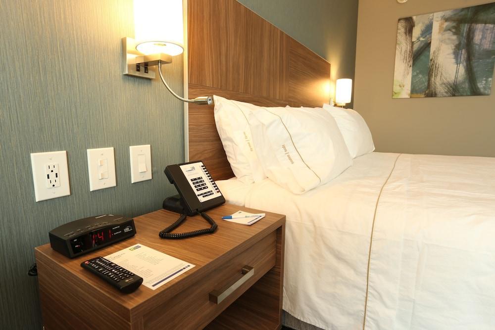 Hotel Express & By Ihg
