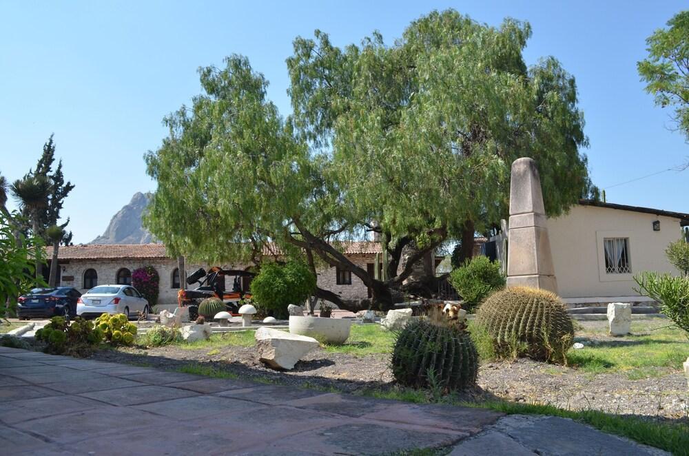 Vernal Hotel Bernal