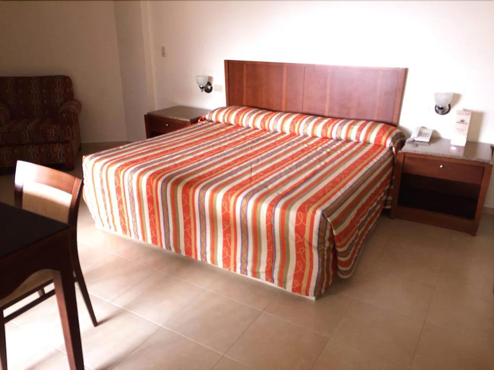 Hotel Plaza Del Sol 2*