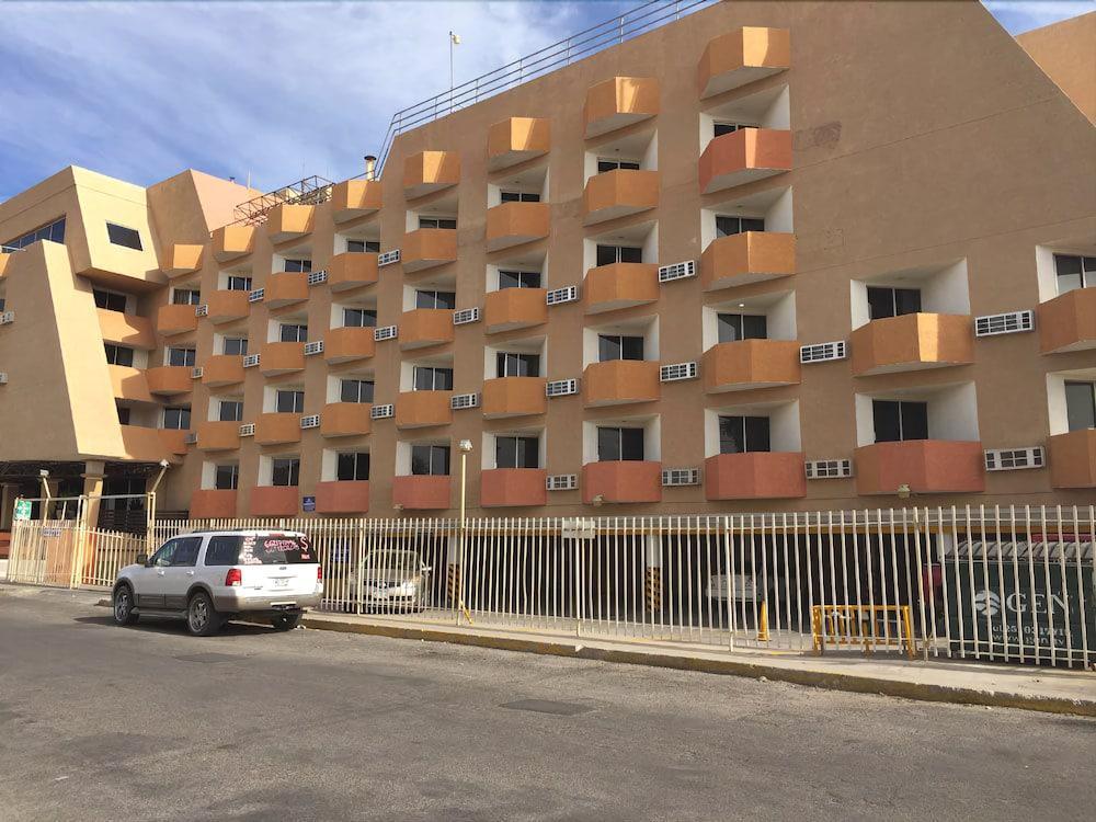 Hotel Plaza Del Sol
