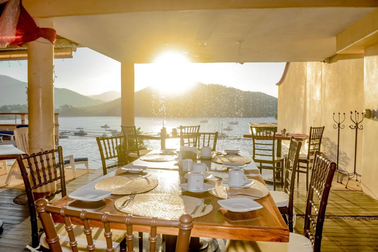 Del Pescador Zihuatanejo