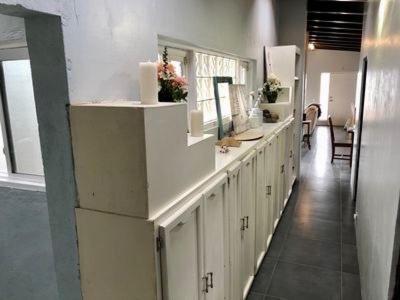 House Sleeps 14 & Steps To Sandy Mins To Downtown Holiday home